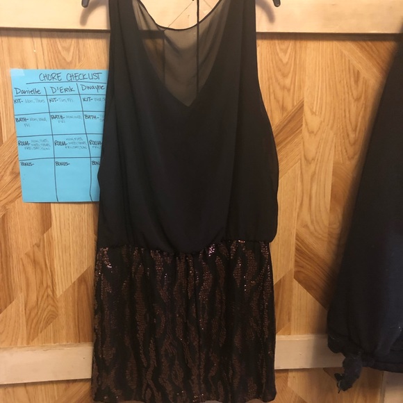 Party dress. Never worn. - Picture 2 of 3